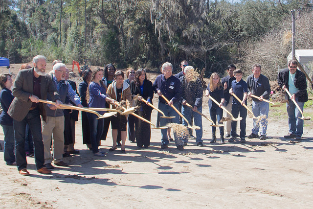 25252183326_7ec7b3f537_z